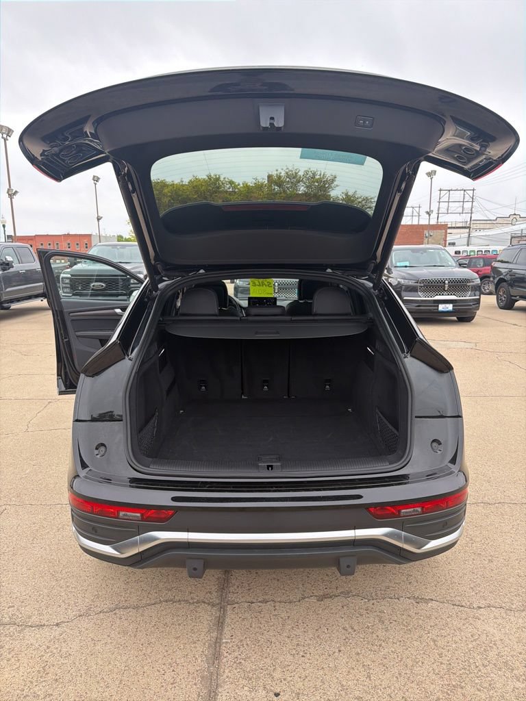 Used 2023 Audi Q5 2.0T Premium Plus w/ Premium Plus Package AWD/4WD image 9