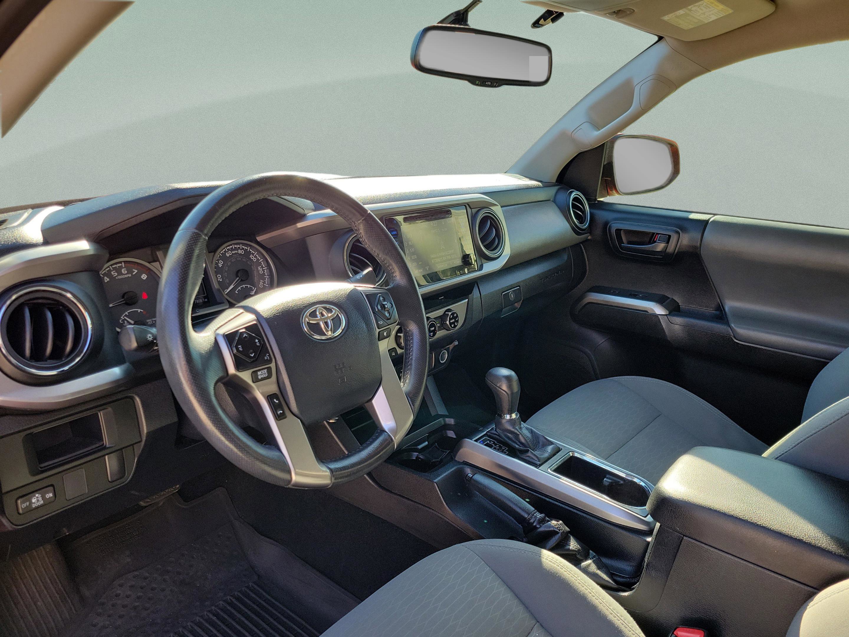 Used 2017 Toyota Tacoma SR5 w/ Tow Package RWD image 13