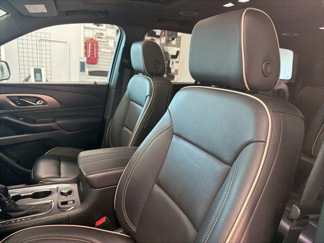Used 2023 Chevrolet Traverse Premier image 16