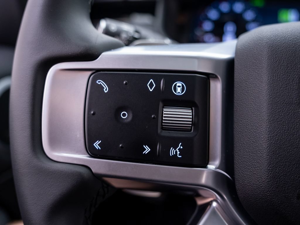 Used 2024 Land Rover Discovery S AWD/4WD image 33