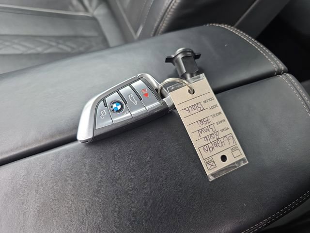 Used 2016 BMW 750i xDrive image 32