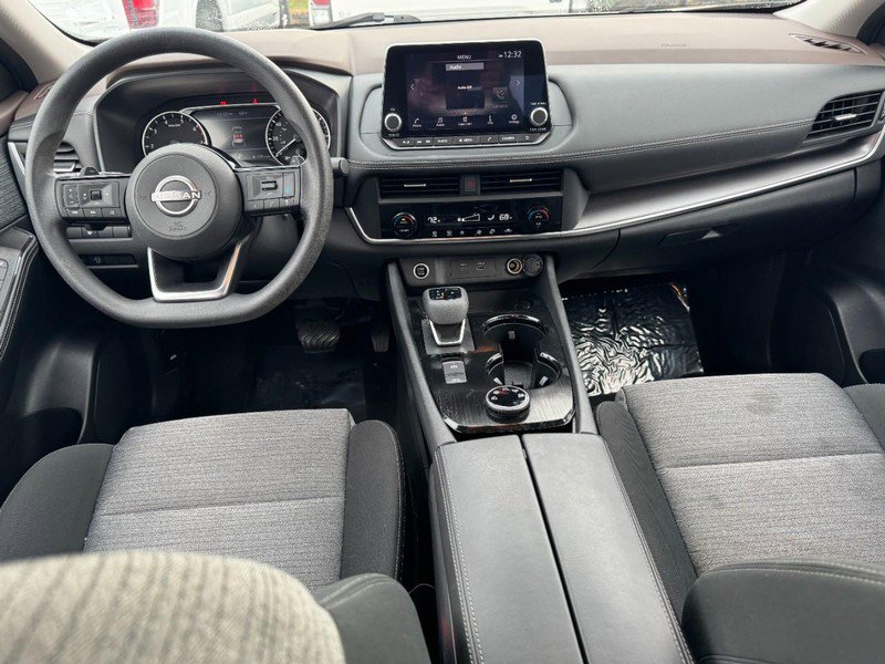 Used 2023 Nissan Rogue SV image 9