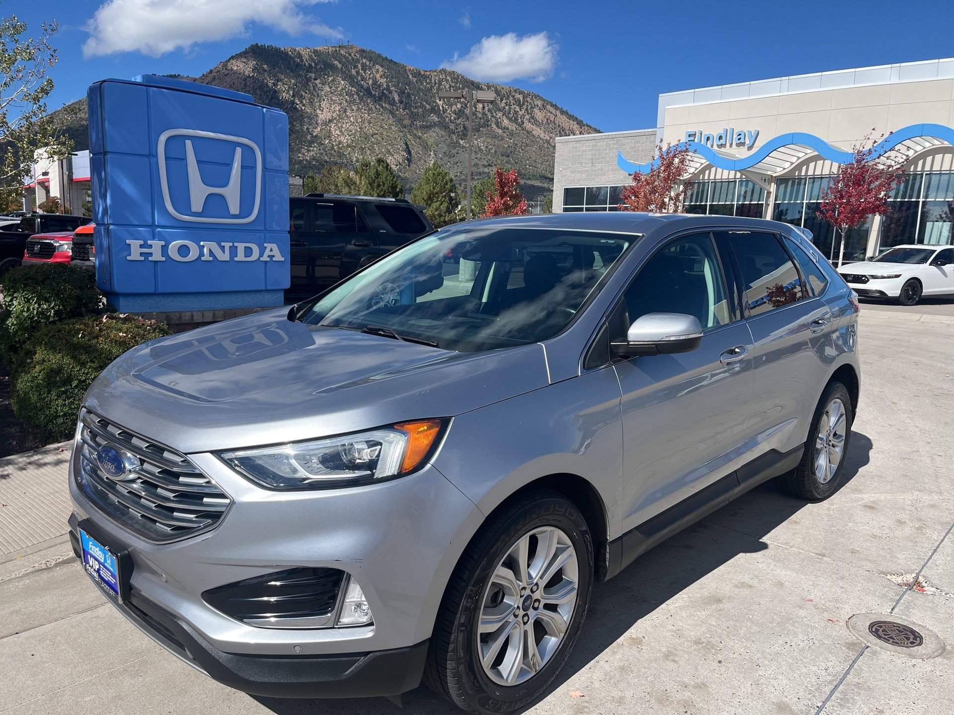 Used 2022 Ford Edge Titanium image 1