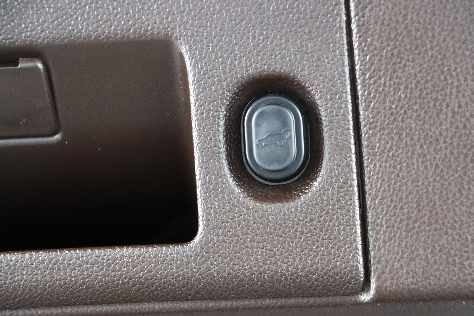 Used 2018 GMC Yukon Denali w/ Denali Ultimate Package image 36