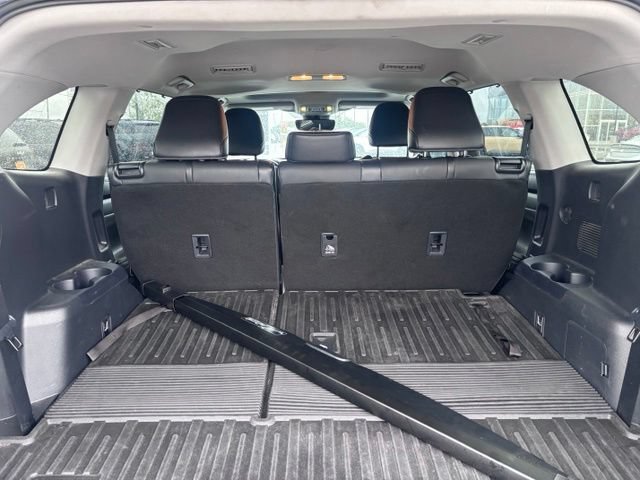 Used 2021 Toyota Highlander XLE AWD/4WD image 46