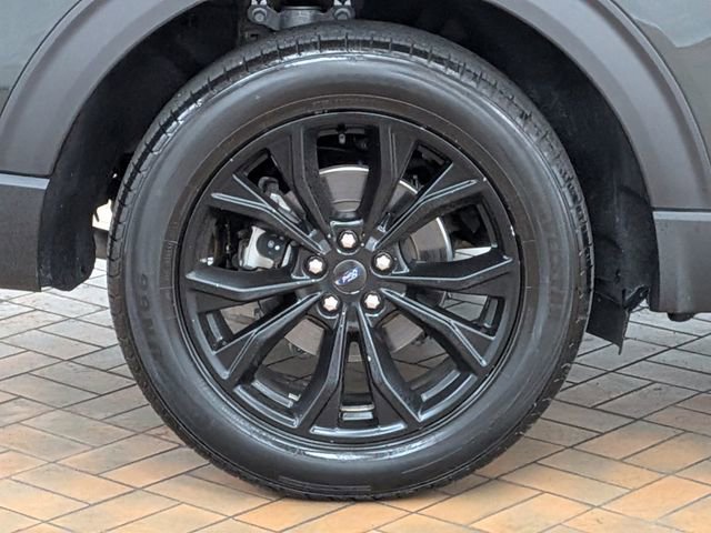 Used 2022 Ford Explorer XLT w/ Equipment Group 202A image 10