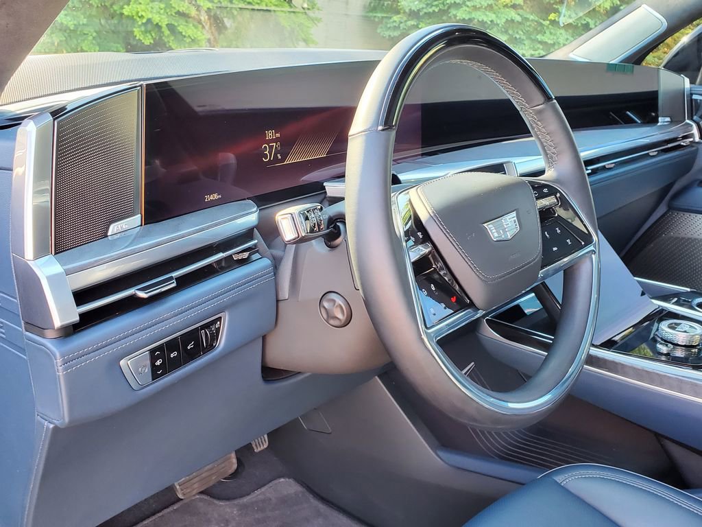 Used 2025 Cadillac Escalade IQ Sport 2 AWD/4WD image 17