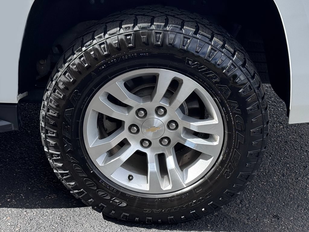 Used 2018 Chevrolet Suburban LT AWD/4WD image 15