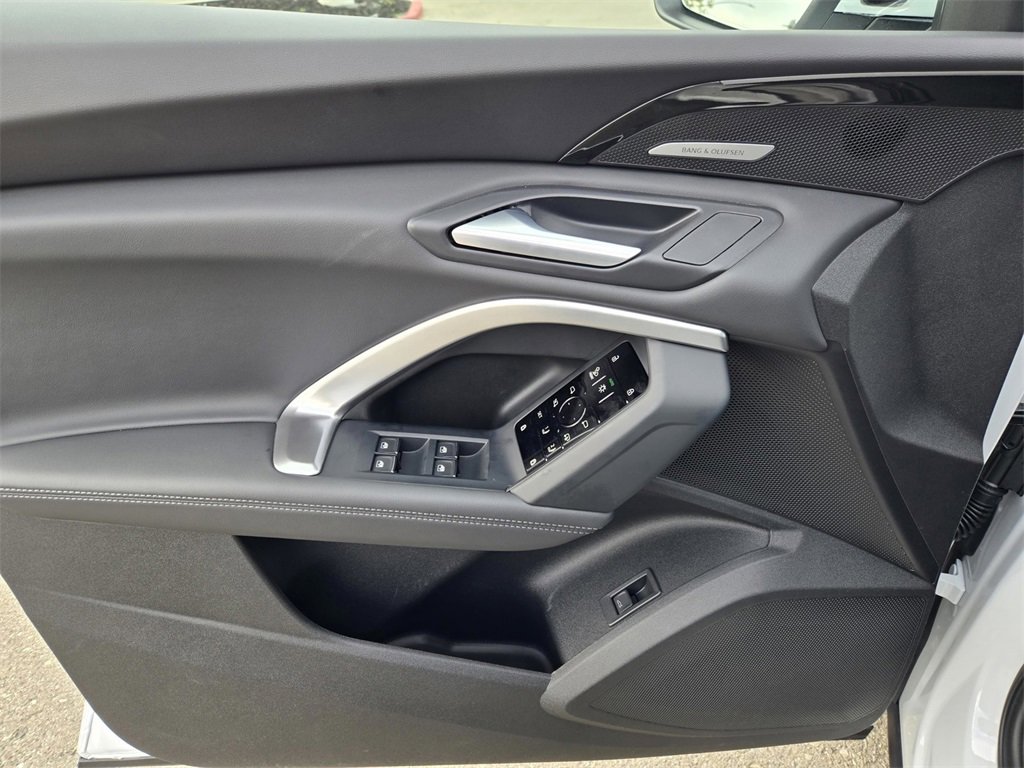 New 2025 Audi Q5 Premium Plus image 17