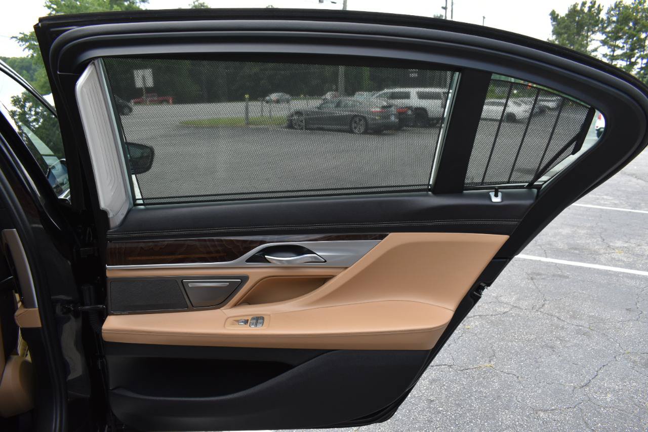 Used 2019 BMW 750i w/ Executive Package RWD image 38