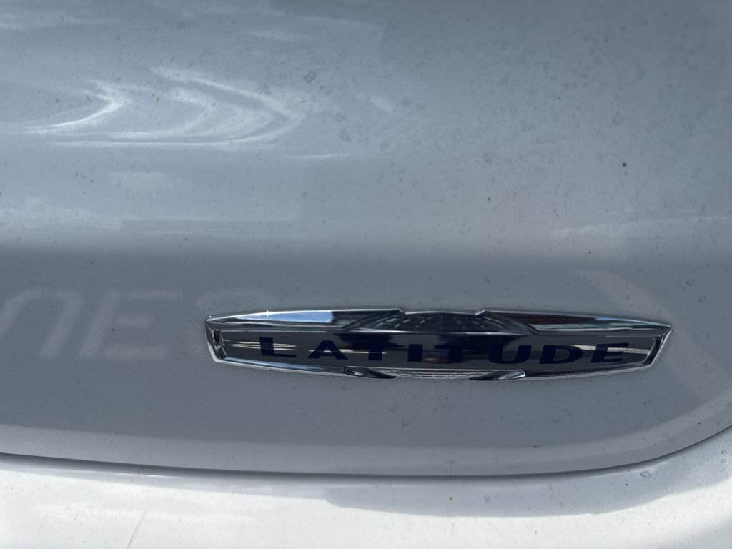 Used 2019 Jeep Compass Latitude w/ Popular Equipment Group AWD/4WD image 12