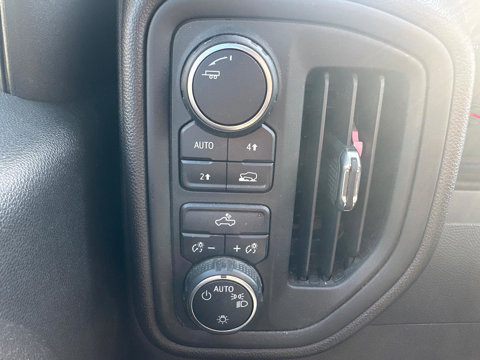 Used 2022 Chevrolet Silverado 1500 Custom image 6