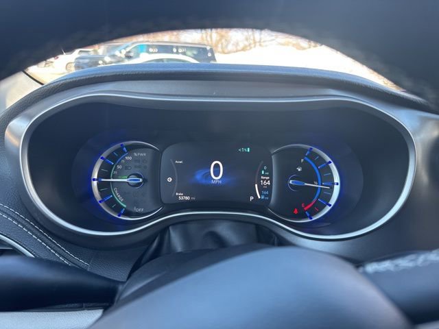 Used 2024 Chrysler Pacifica Select image 23