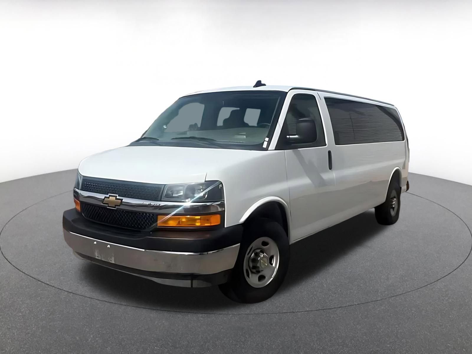 Used 2025 Chevrolet Express 3500 LT w/ LT Preferred Equipment Group image 7