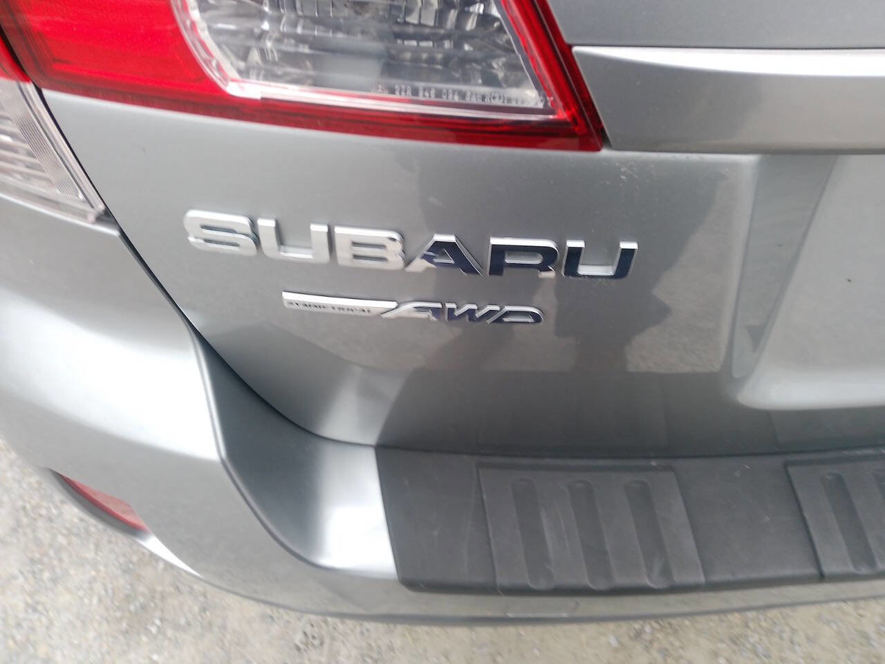 Used 2011 Subaru Outback 2.5i Premium image 13