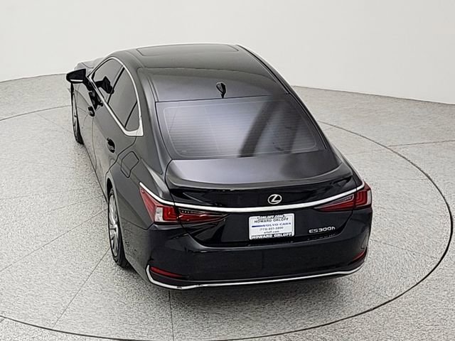 Used 2025 Lexus ES 300h w/ Accessory Package (Z2) FWD image 32