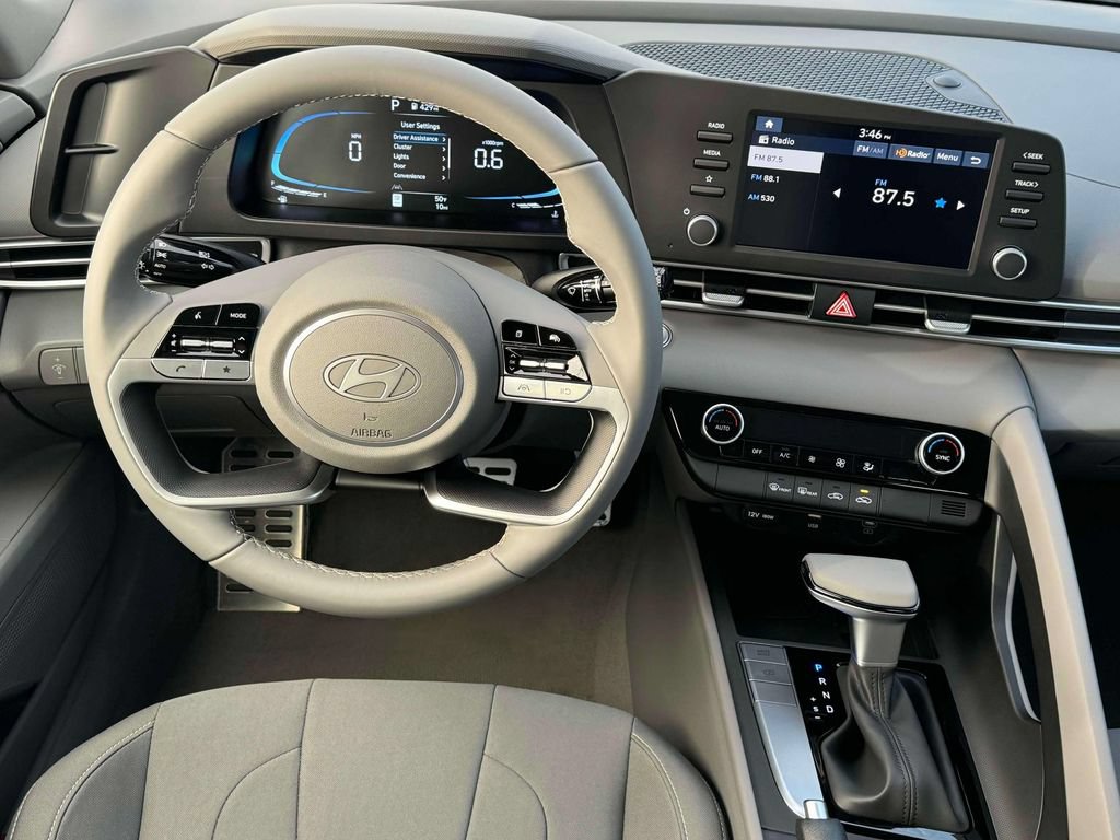 New 2025 Hyundai Elantra Sport FWD image 17