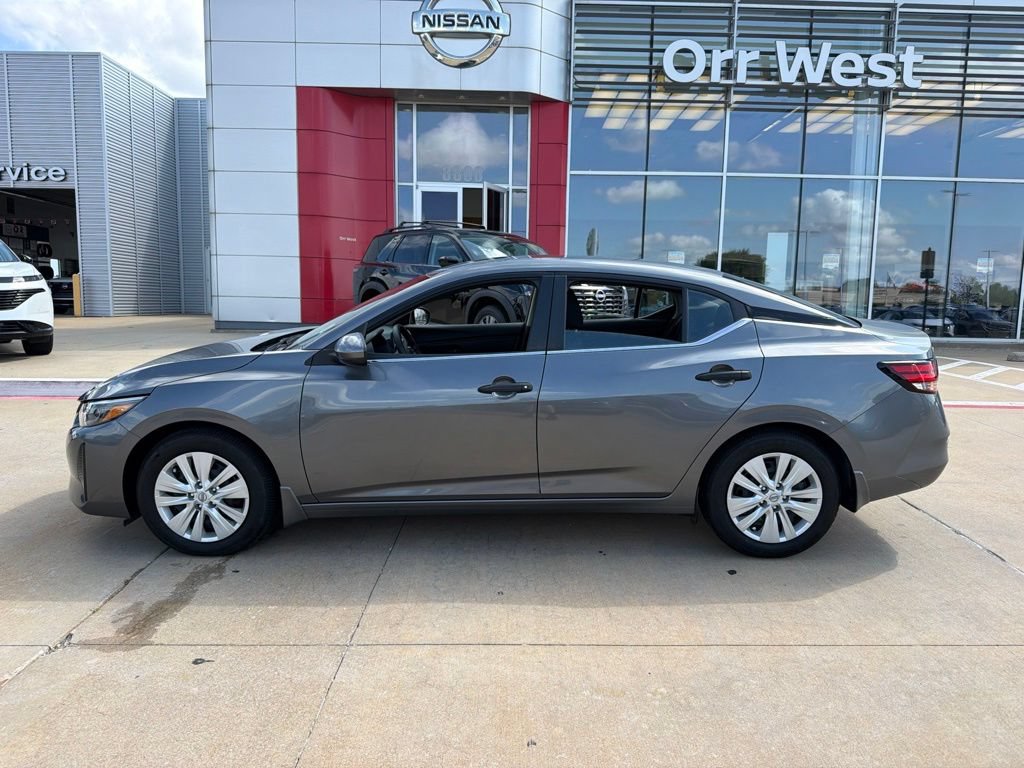 Used 2025 Nissan Sentra S FWD image 2