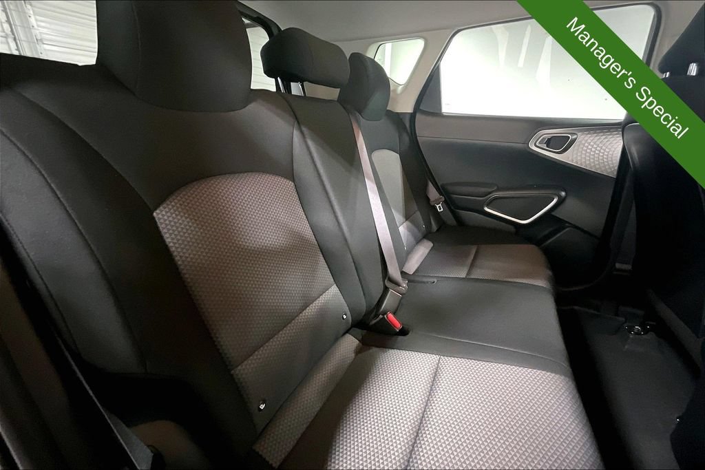 Used 2025 Kia Soul LX FWD image 32