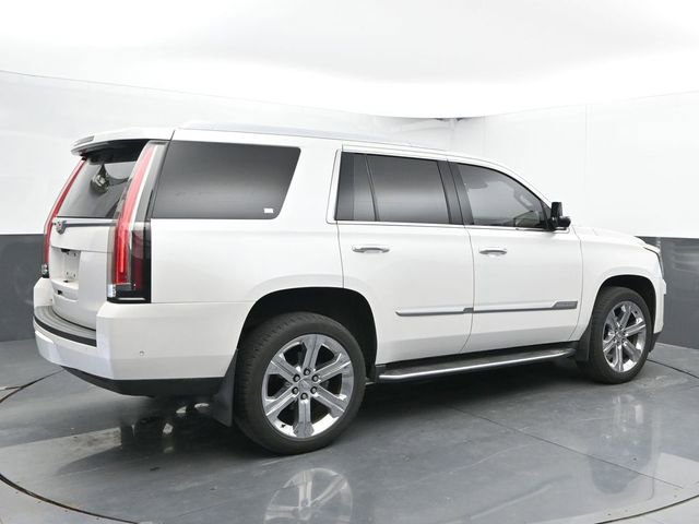 Used 2017 Cadillac Escalade Luxury AWD/4WD image 11