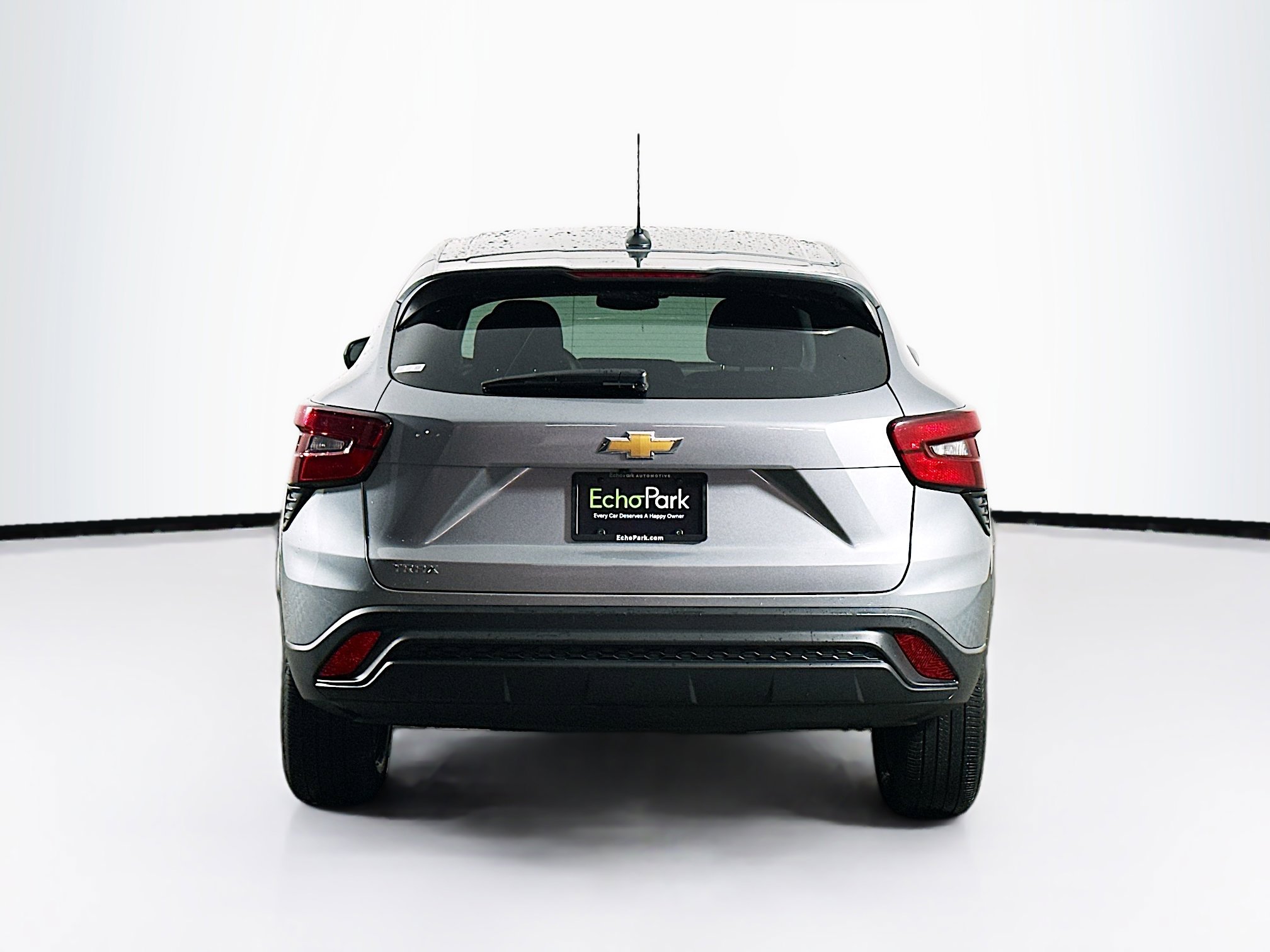 Used 2025 Chevrolet Trax LS image 7