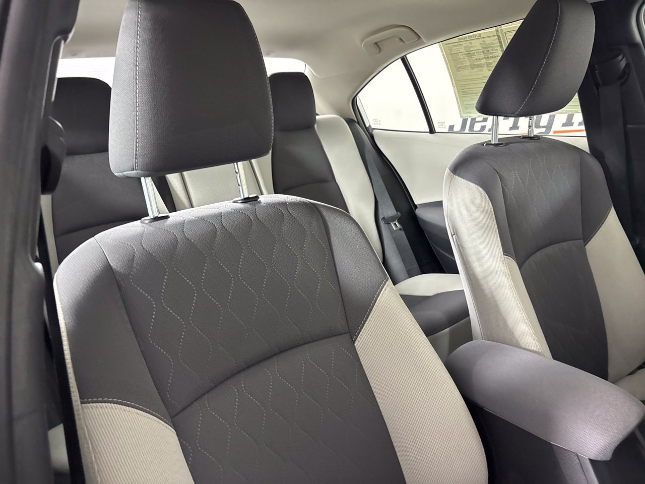 Used 2025 Toyota Corolla LE FWD image 29