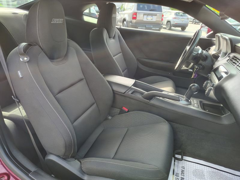 Used 2010 Chevrolet Camaro SS RWD image 18