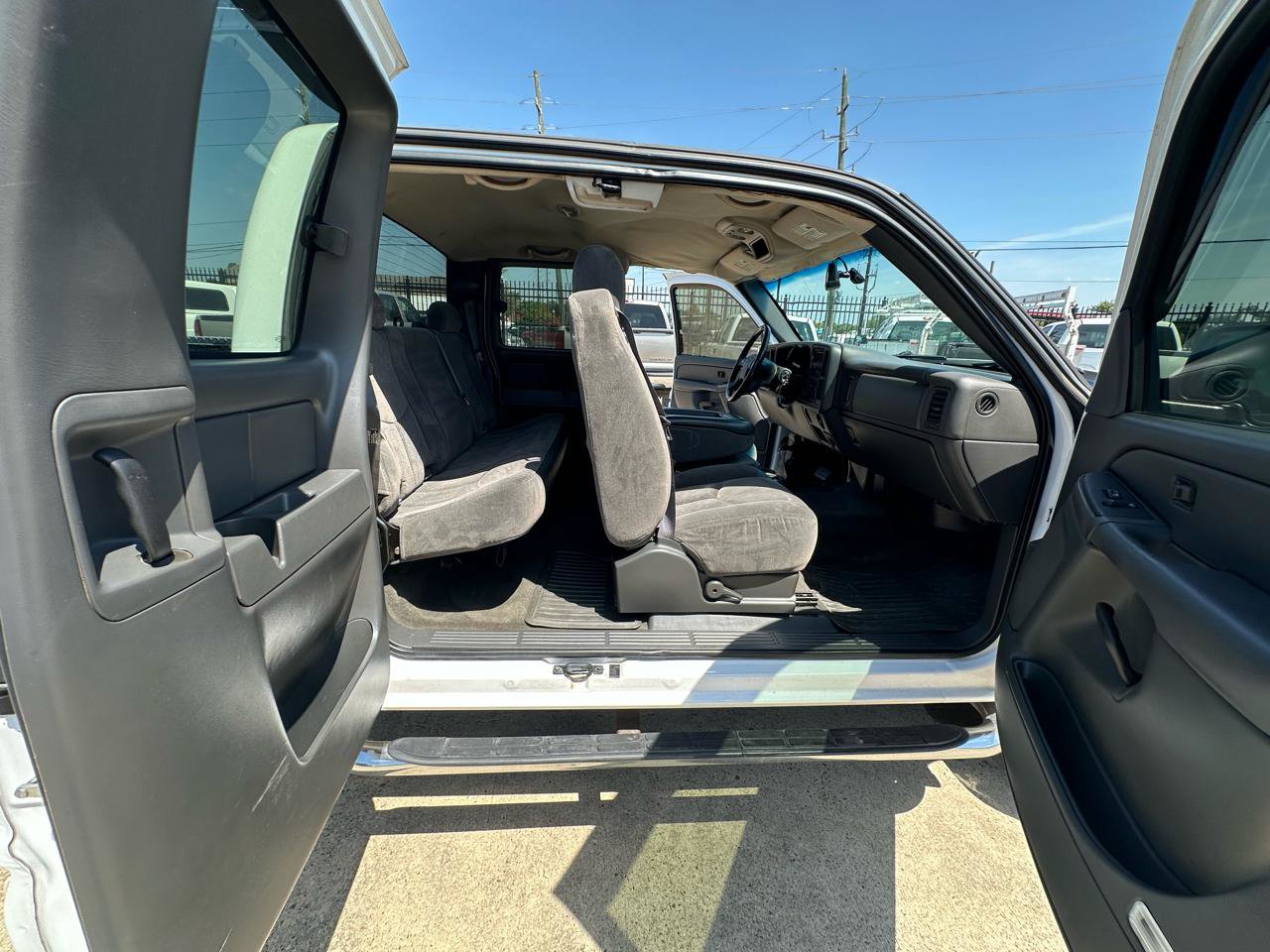 Used 2007 Chevrolet Silverado 1500 LT w/ Extended Cab Value Package AWD/4WD image 63