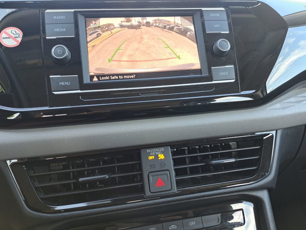 Used 2024 Volkswagen Taos S FWD image 11