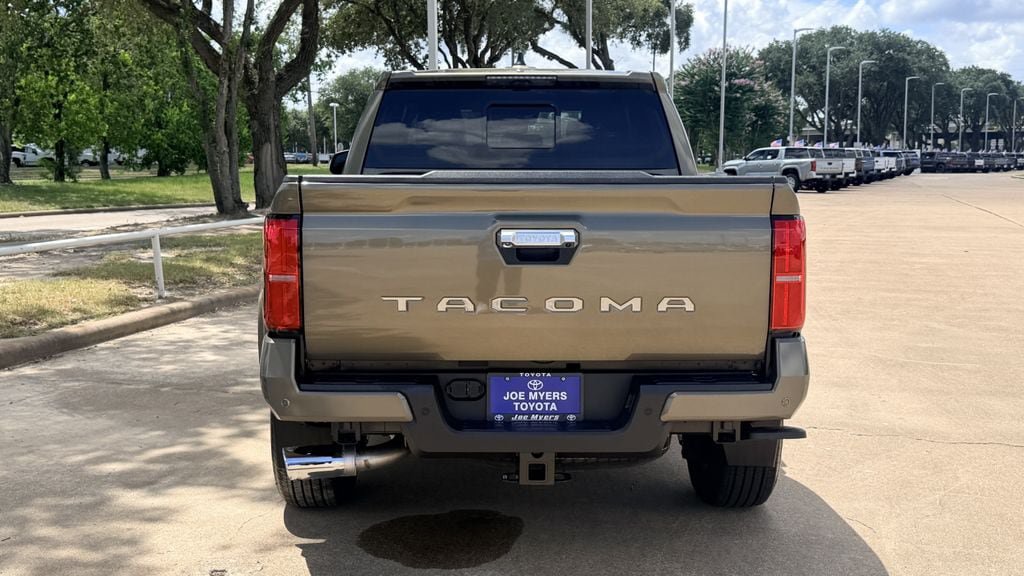 Used 2025 Toyota Tacoma Limited AWD/4WD image 8