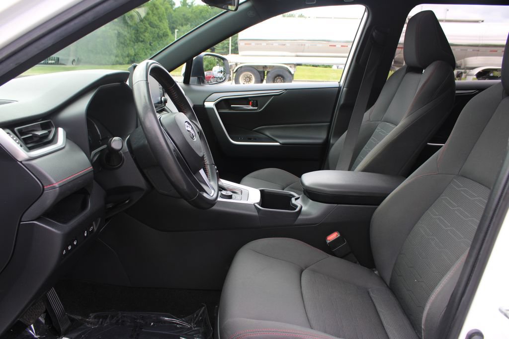Used 2022 Toyota RAV4 SE w/ Weather & Moonroof Package AWD/4WD image 11