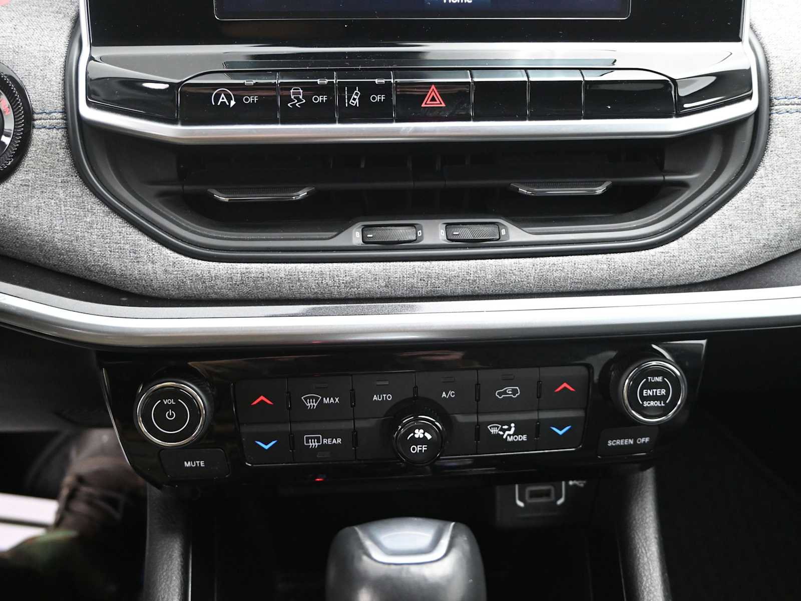 Used 2022 Jeep Compass Latitude w/ Convenience Group image 14