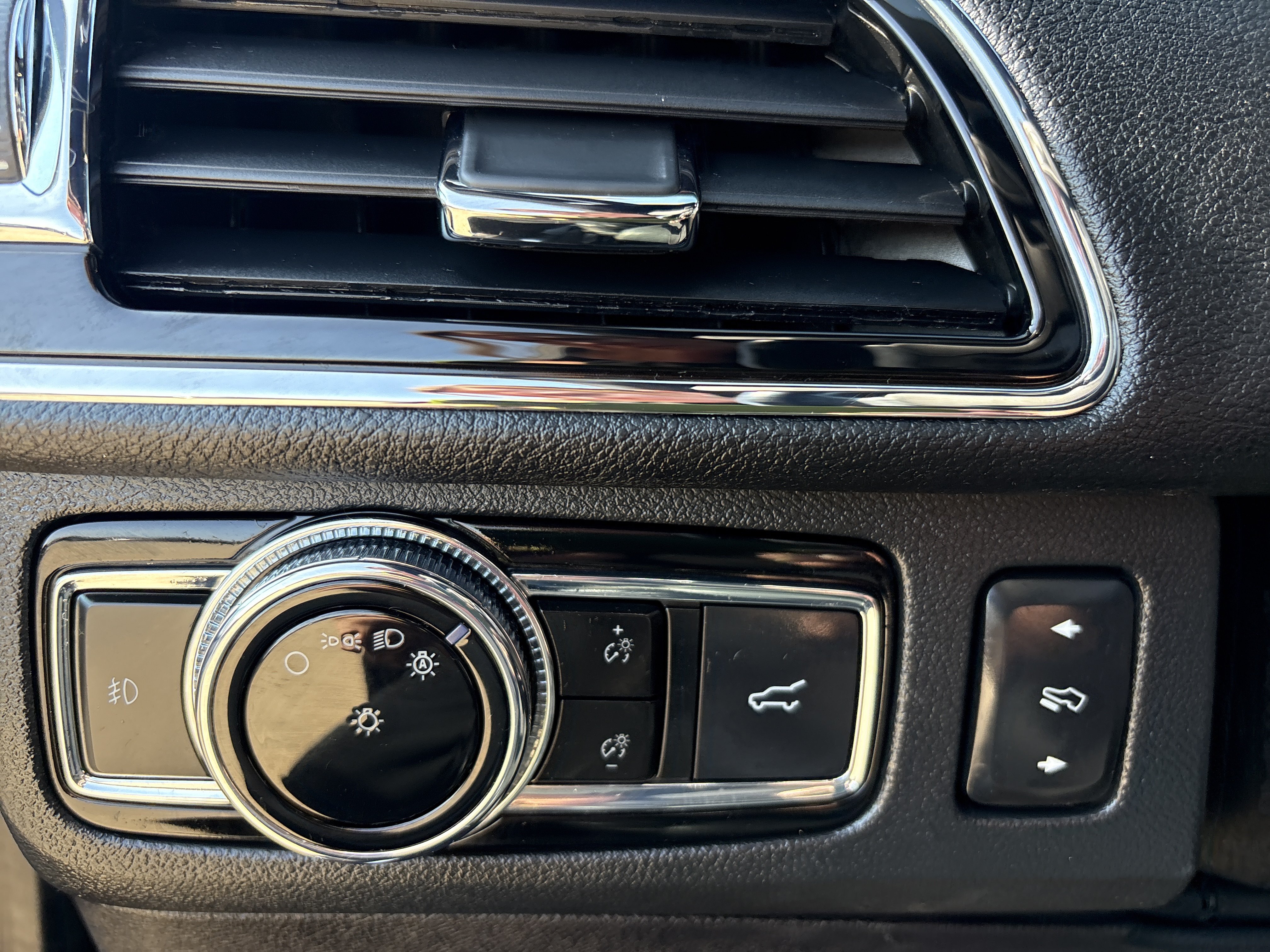 Used 2021 Lincoln Navigator L Reserve w/ Luxury Package AWD/4WD image 16