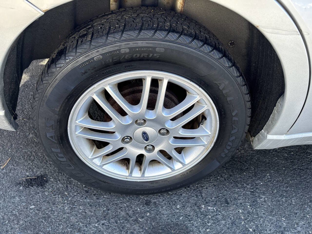 Used 2009 Ford Focus SE image 23