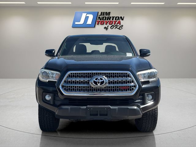Used 2017 Toyota Tacoma TRD Off-Road w/ Premium & Technology Package AWD/4WD image 2