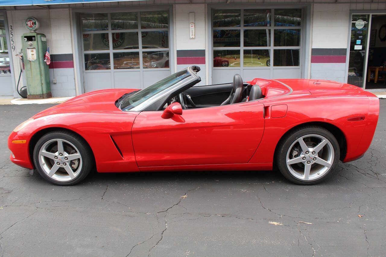 Used 2005 Chevrolet Corvette Convertible w/ Preferred Equipment Group RWD image 3