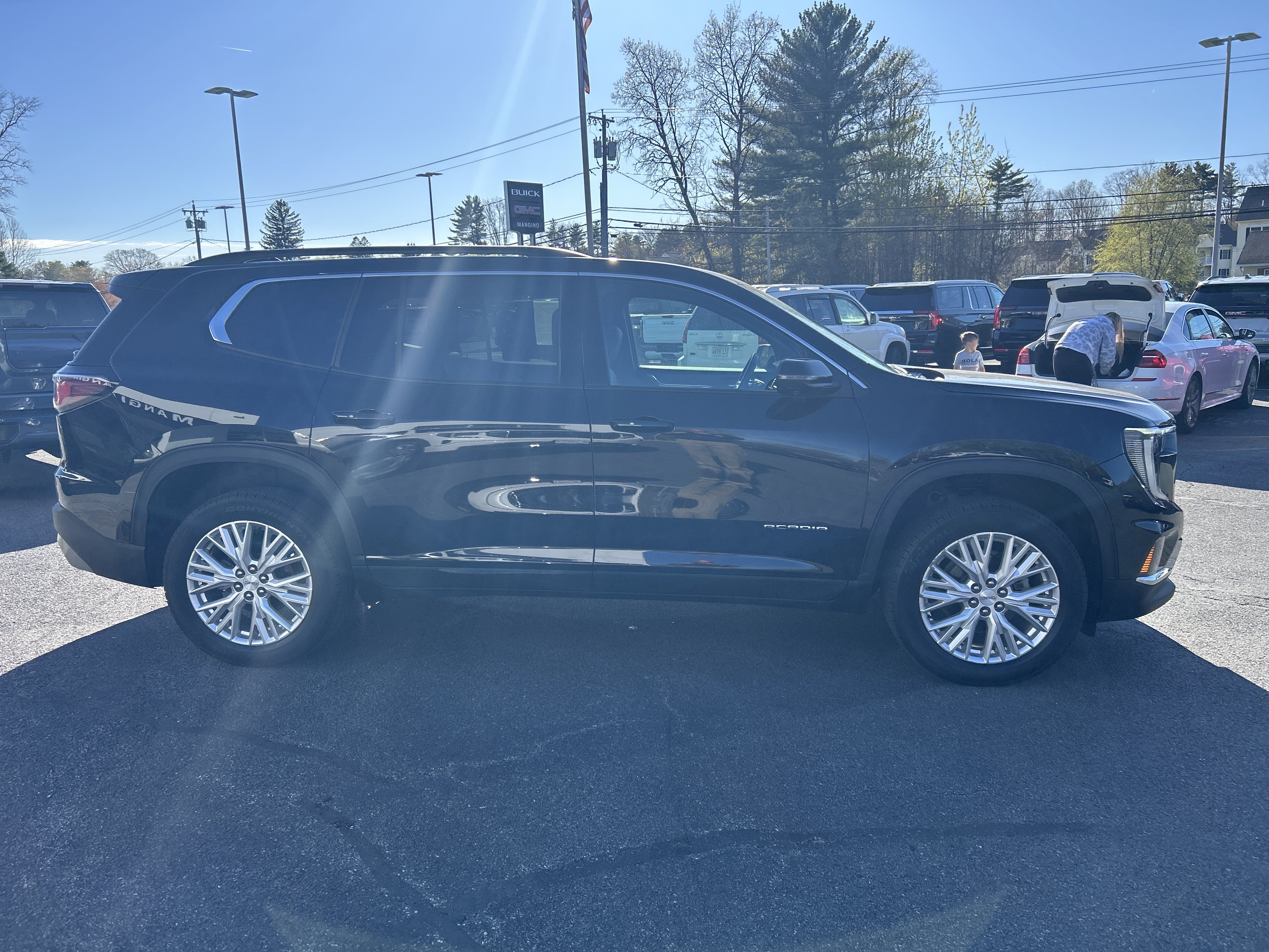 Certified 2024 GMC Acadia Elevation AWD/4WD image 13