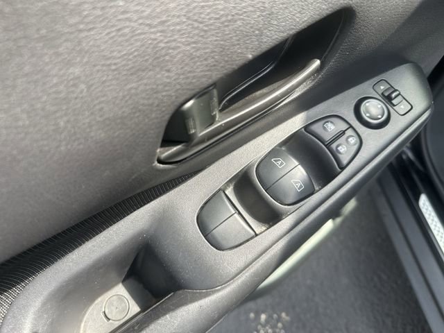 Used 2024 Nissan Kicks S image 17