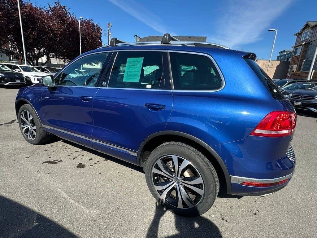 Used 2017 Volkswagen Touareg V6 image 5