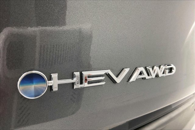 Used 2025 Toyota Sienna XLE image 33