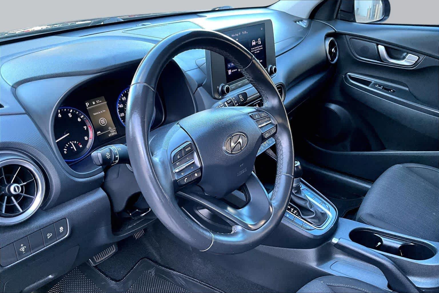 Used 2022 Hyundai Kona SEL w/ Convenience Package FWD image 18