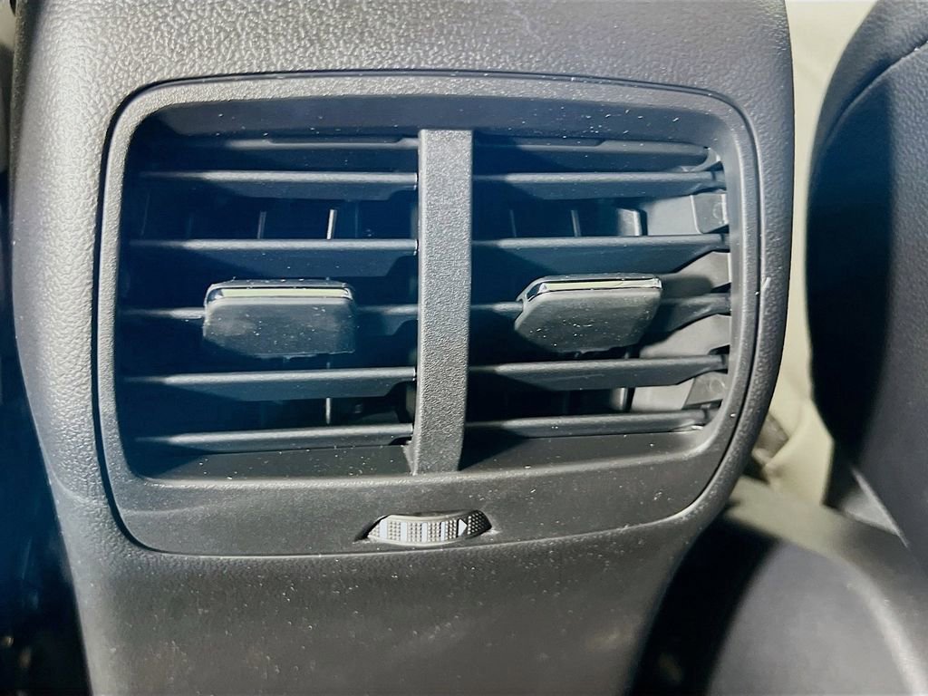 New 2025 Ford Escape SE w/ PHEV Premium Package FWD image 30