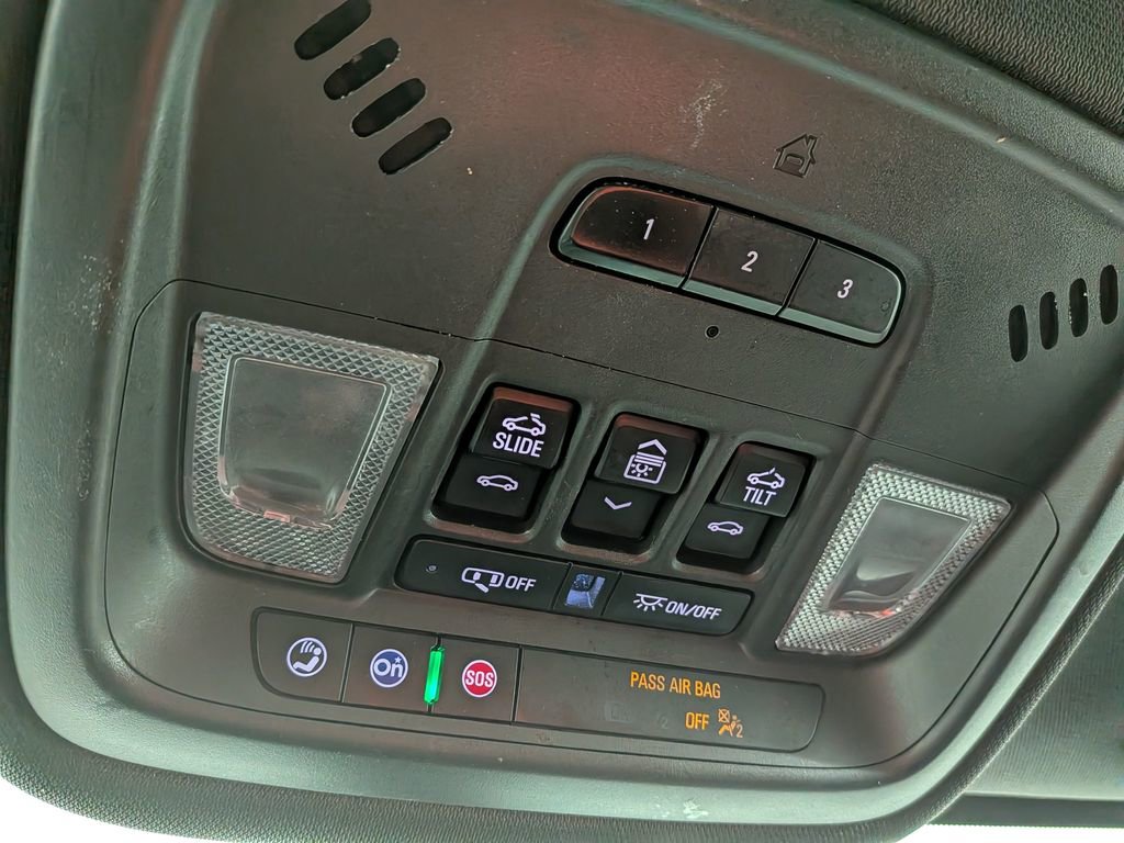 Certified 2022 Chevrolet Traverse RS w/ LPO, Floor Liner Package image 32