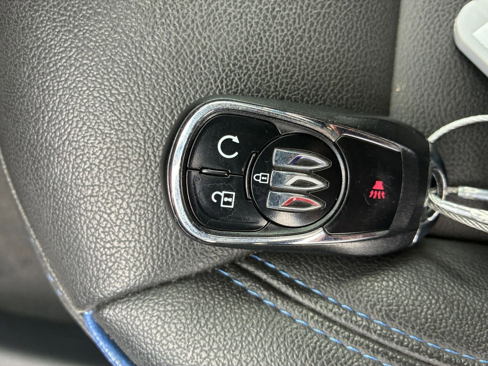 Used 2025 Buick Envista Sport Touring image 24