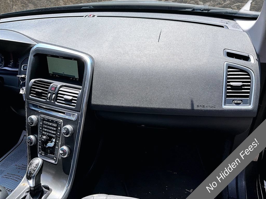 Used 2015 Volvo XC60 T6 w/ Proximity Package AWD/4WD image 15