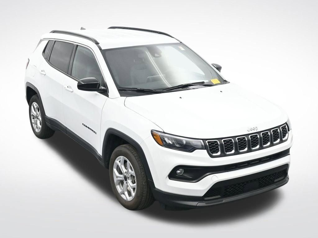 Used 2025 Jeep Compass Latitude image 23