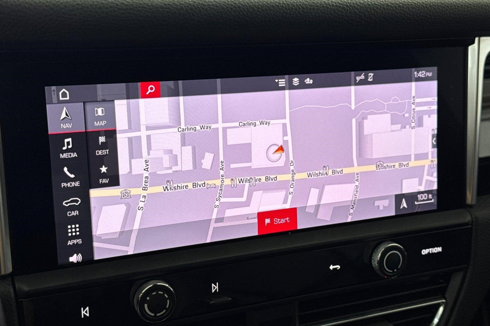 Used 2023 Porsche Macan AWD/4WD image 20