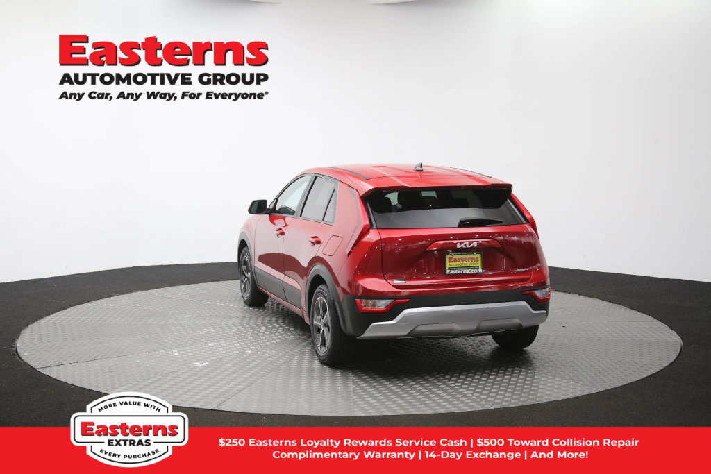 Used 2025 Kia Niro LX FWD image 65