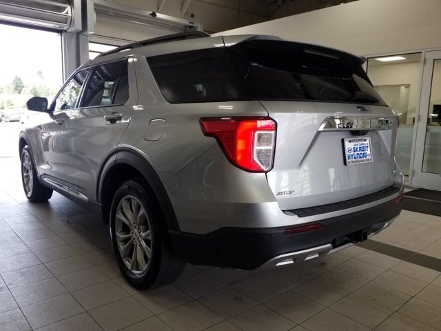 Used 2023 Ford Explorer XLT w/ Equipment Group 202A AWD/4WD image 18