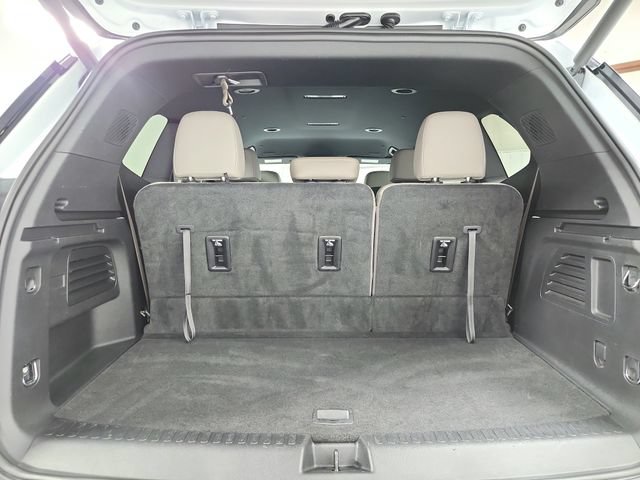Used 2026 GMC Acadia Elevation w/ Elevation Premium Package FWD image 48